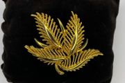 Vintage brooch by Lisner