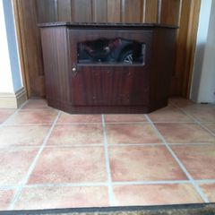 Corner cabinet