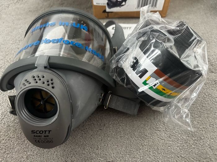 Scott Sari Full Face Mask with filter for good CBRN protection and many other