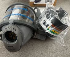 Scott Sari Full Face Mask with filter for good CBRN protection and many other