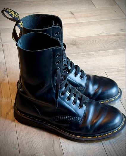 Dr. Martens 1490 Leather Boots UK 7 (EU 41)