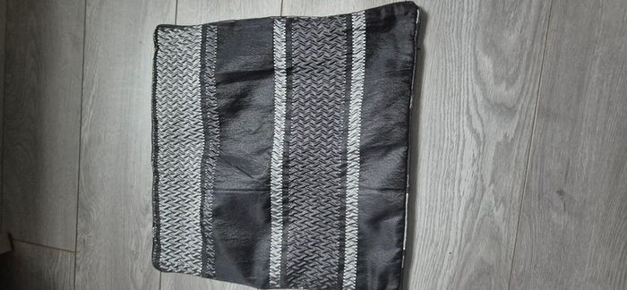 2 x curtains with 4 matching cushion covers