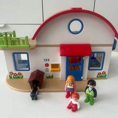 Playmobil 6784 1.2.3 Suburban Home with Working Door Bell and Toilet Flush