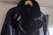 H&amp;M Black faux leather &amp; fur cropped biker jacket Sz M (Fit 12-14UK) Rrp 89.99