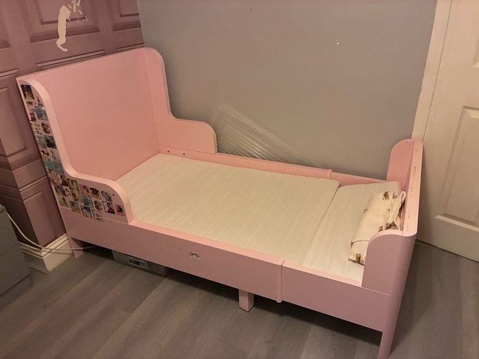 Ikea pink extendable bed