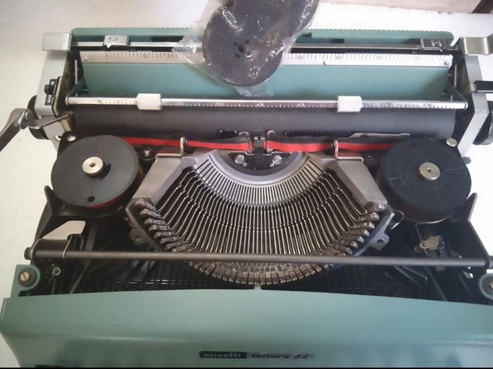 Olivetti Lettera 32 Typewriter