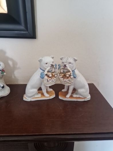 Bulldog figures