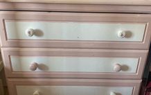 Chest of drawers