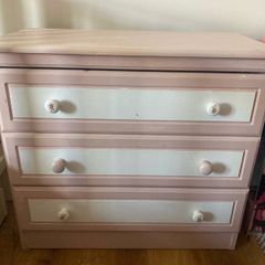 Chest of drawers