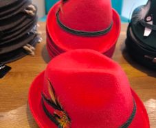 Wool hats job lot, perfect for car boot sale etc