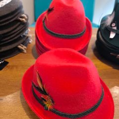 Wool hats job lot, perfect for car boot sale etc