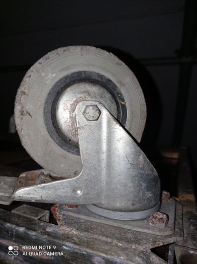 Swivel castor wheels 360 degrees