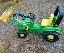 Childrens ride on tractor.( Reduced)