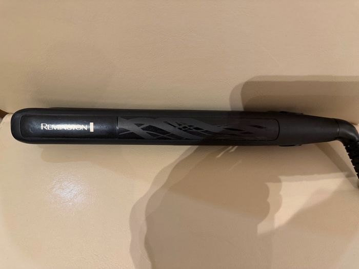 Remington Ceramic Straight 230 Hair Straightener S3500