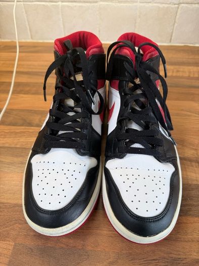 Nike Air Jordan runners hi top