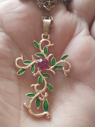 Vintage beautiful pendant on a chain.