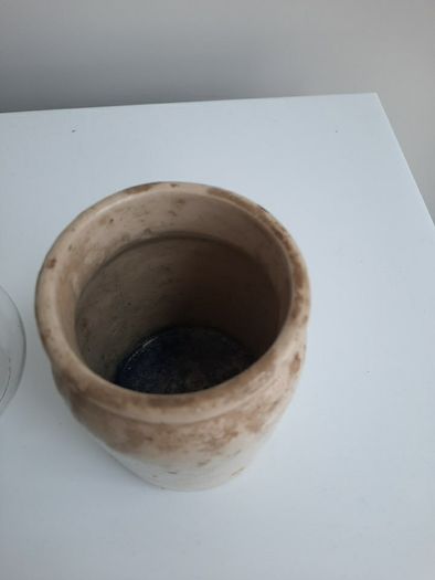 2 small vases