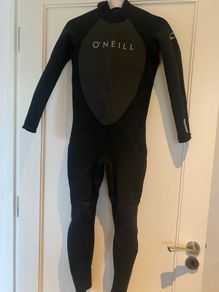 O Neills youth wetsuit