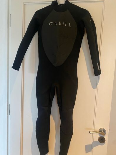 O Neills youth wetsuit