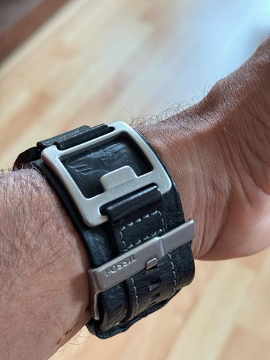 Fossil Genuine Leather WB-4093 (Bottle opener)