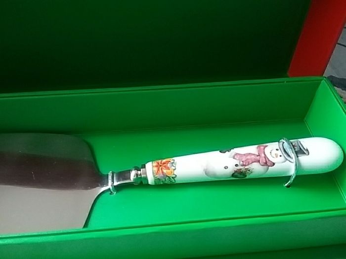 Two Aynsley Cake Servers