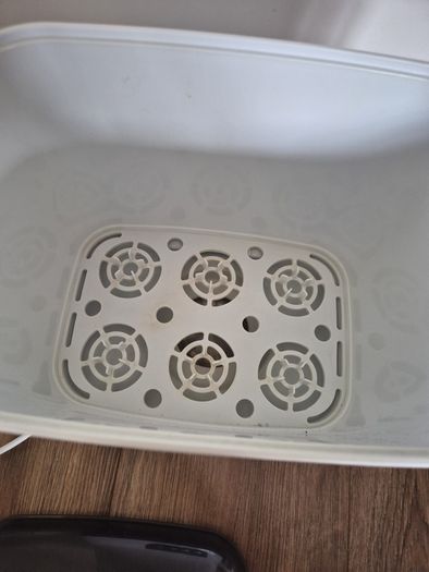 Dr. Browns bottle sterilizer and Dryer