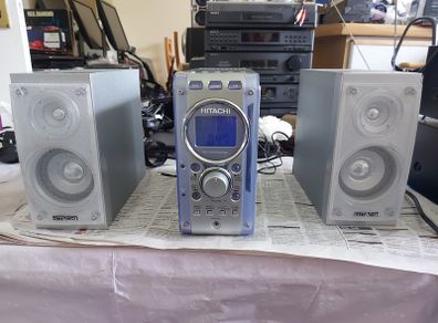 HITACHI Music System, Model AX-M67, & 2 Hitachi 4 Ohm Speakers, Radio, CD and AUX, in very good condition