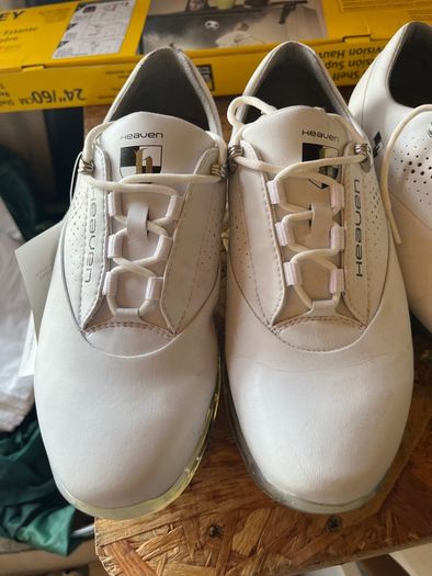 Ladies golf shoes