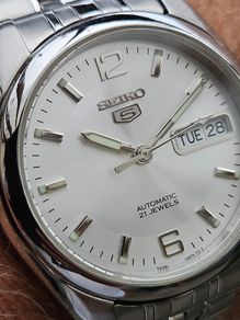 Watch Seiko 5 Automatic.