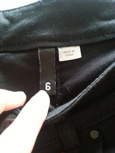 H&M Black Skinny Jeans - Size 6