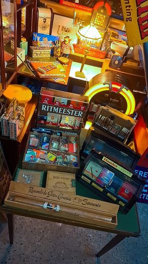 Vintage Hamlet/Ritmeester Cigar Shop display stands