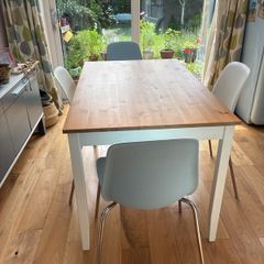 kitchen table and chairs