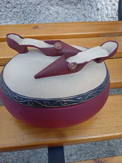 Lovely Oval Ceramic Treasure Box
