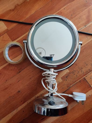 Beauty mirror
