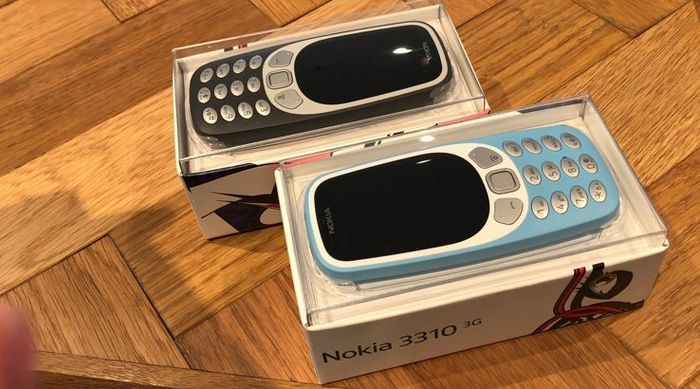 Nokia 3310 3G Unlocked Dual SIM Phone Bluetooth Flashlight.