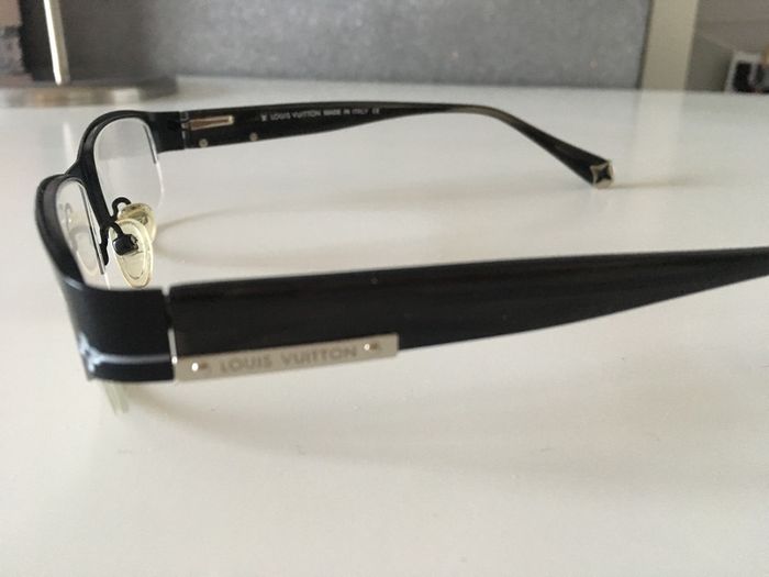 Louis Vuitton Auth optics