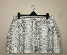 Snake print skirt (size 18)