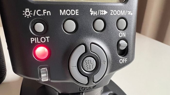 Genuine Canon Speedlite 430EX II Flash for Canon Digital SLR Cameras - like new