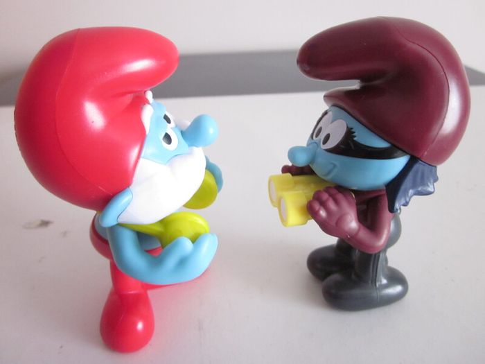 Burger King Smurfs Papa /Moxie Figures 2024