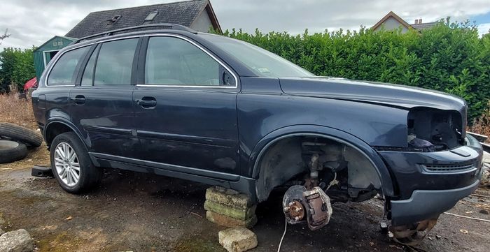 Volvo xc90s 2.4d5 for breaking, also can run diagnostics