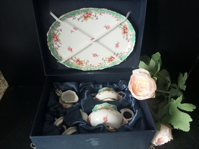 Nantucket Porcelain Tea Set Miniature  Doll House