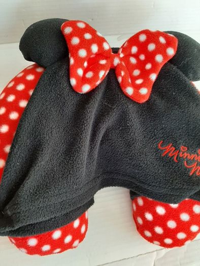 New Hat/neck zipped cushion tag attached