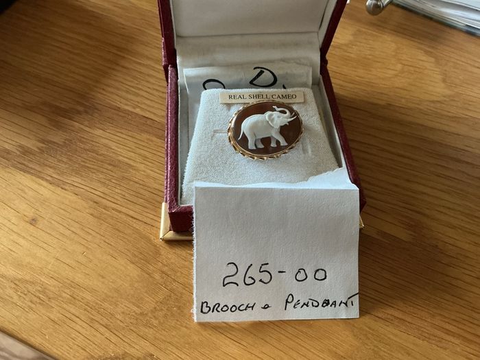 New 9ct Solid Gold Unusual Brooch / Pendant