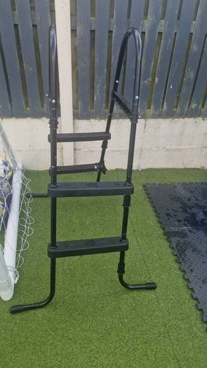 EXIT pool ladder