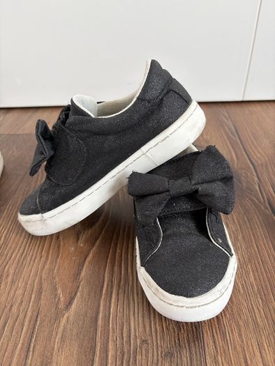 Girls black glitter trainers with beautiful bows size 9