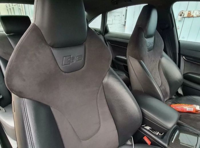 Audi S6 C6 fully electrical black leather / alcantara seats. Factory carbon trim / three spoke mfsw Sline bumpers R19 le man's wheels Toyo tyres parts breaking