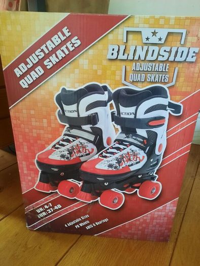 NEW Rollerskates