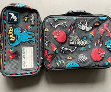 lunch bag and pencil case dinosaurs from Smiggle
