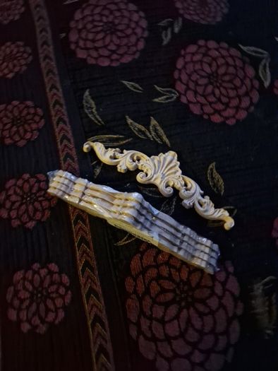 16 New Wood mouldings