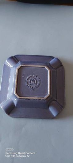 irish made porcelain wade ashtray,,prefect condition see the pictures for condition,buyer collects or pays postage thank you ,bunratty Castle picture insert ,